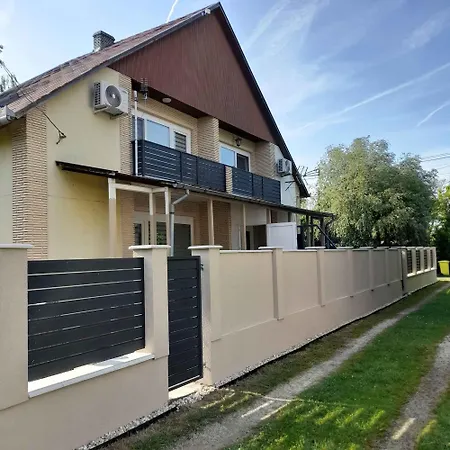 Homes In 48114 بيت للعطل Balatonmáriafürdő