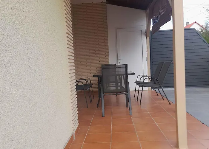 Homes In 48114 Hébergement de vacances Balatonmáriafürdő