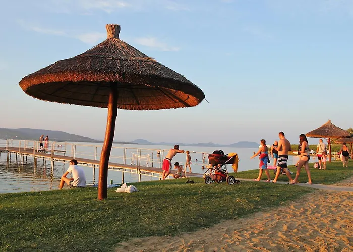 Homes In 48114 Hébergement de vacances Balatonmáriafürdő